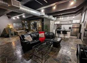 Romantic Japanese Spa Loft Near Rogers Arena - Image 5