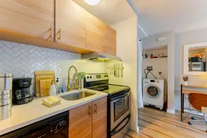Walk everywhere! Serene downtown Seattle suite - Image 2