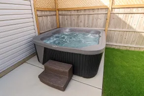 Beach Farmhouse - Lake Michigan Beach & Hot Tub - Image 2