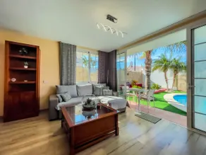 Vila à beira-mar com piscina privativa - Image 3