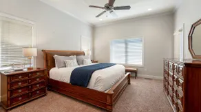 5 min from the Lake-Stay&Play-Shared Pool-Bar - Image 5