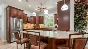 5 min from the Lake-Stay&Play-Shared Pool-Bar - Image 2
