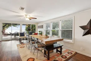 Lone Star Lake Cottage-4 bed/bath, putting green - Image 5
