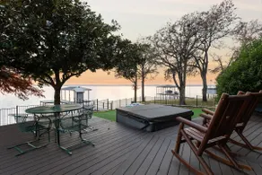 Lone Star Lake Cottage-4 bed/bath, putting green - Image 2