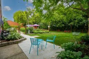 Hidden Gem Garden Apt. -Above A Coffee Shop!- - Image 3