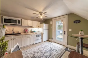 Walking Distance VU Campus-Dog Friendly - Image 3