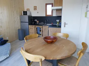 Lake Roussinas Cottage Perche - Image 4