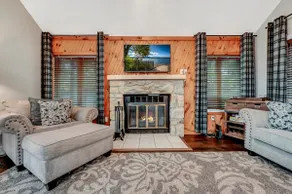 Private Hot Tub/Family/Spacious/Stocked Kitchen - Image 4