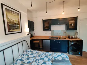Studio in central Bath with Free Parking - Image 4
