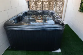 Prestige Duplex - Jacuzzi & Terrace - Image 3