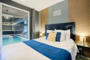 Private villa, pool and spa - Image 5