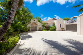 Infinity Escape  with sea view beach access - Image 5