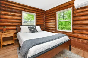 Walk to Beach - Close to Town - Pet Friendly Cabin - Image 3