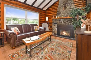 Walk to Beach - Close to Town - Pet Friendly Cabin - Image 2