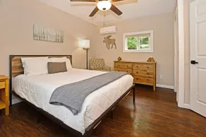 Walk to Beach - Pet friendly Cabin w/ Workspace - Image 2