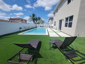 Resort Style Pool House 5 Bed Mini-Golf Game-Room - Image 3