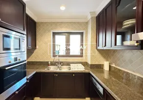 Upgraded 1BR in Downtown with Burj Khalifa View - Image 3