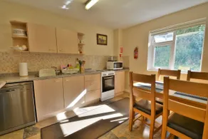 Paddocks Holiday Cottages Begonia - Image 4