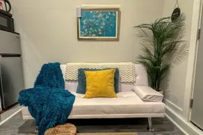 Centrally Located Studio Apartment - Image 3