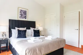 Quarry View Garden Studio in Shrewsbury with Parking - Image 2