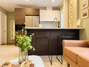 Modern Cozy 2Queens Apt w/Parking, Gym, DT&Airport - Image 3