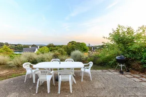 House with stunning views of the estuary - Image 5