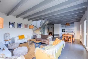 House with stunning views of the estuary - Image 2
