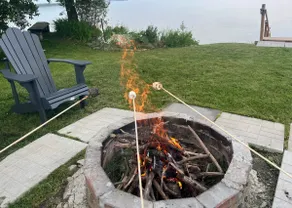 Chalet Bleu- Lakefront (water access), fire pit - Image 2