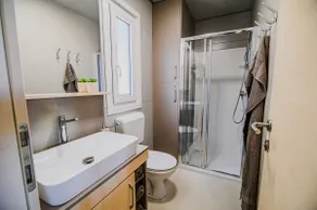 LUX Mobile Home with Thermal Riviera Tickets - Image 5