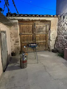 Cozy house with patio-parking - Image 4