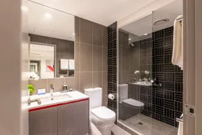 Spacious studio apartment - Image 4