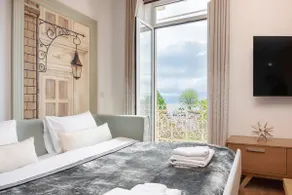 Rivoli Luxurious Seaview Suite in Liston Square - Image 4