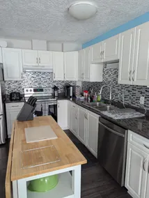 Guest Suite in Home - Image 3
