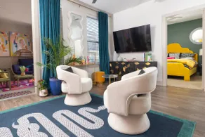 Vibrant Villa | 2BR On The River | Free Parking - Image 5