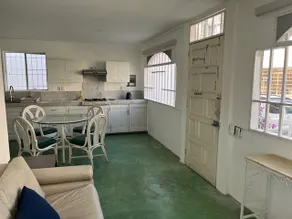 Acapulco-style bungalow - Image 4