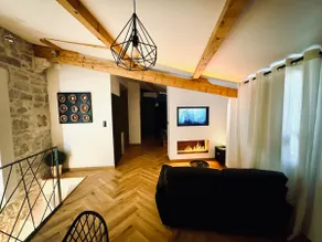 Beautiful loft with Jacuzzi area - Image 3
