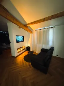 Beautiful loft with Jacuzzi area - Image 4