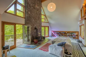 Modern Chalet Near Tanglewood & Downtown Lenox - Image 3