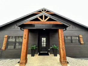 The Ozark Mountain Haus - 5 Luxury King Suites! - Image 5