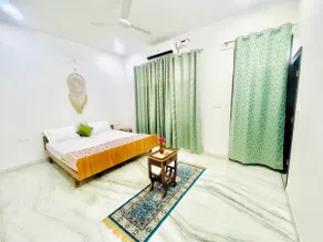 Villa by the hill: 3 BHK, Garden, Terrace, Parking - Image 4