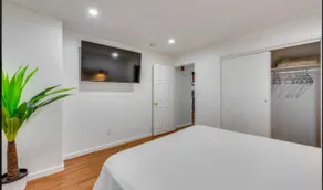 Heated-Floor Townhouse • 5 min to MHT Airport - Image 3