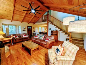 Nest in the woods with fireplace and EV charger - Image 2