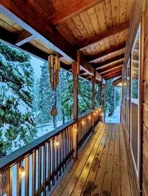 Nest in the woods with fireplace and EV charger - Image 5