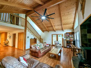Nest in the woods with fireplace and EV charger - Image 3