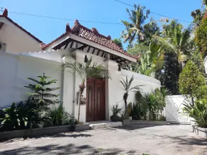 Yogyakarta Tropicana Villa - Image 3