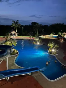Private heated pool. 4 bedrooms and 4 bathrooms. - Image 4