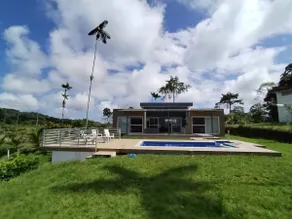 Private heated pool. 4 bedrooms and 4 bathrooms. - Image 5