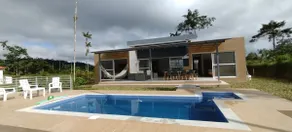 Private heated pool. 4 bedrooms and 4 bathrooms. - Image 3
