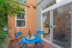 Courtyard Garden Oasis! with Pool & Parking - Image 4