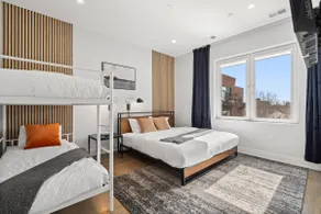 Spacious&Modern Condo, Near Dwtn, Secure Parking - Image 2